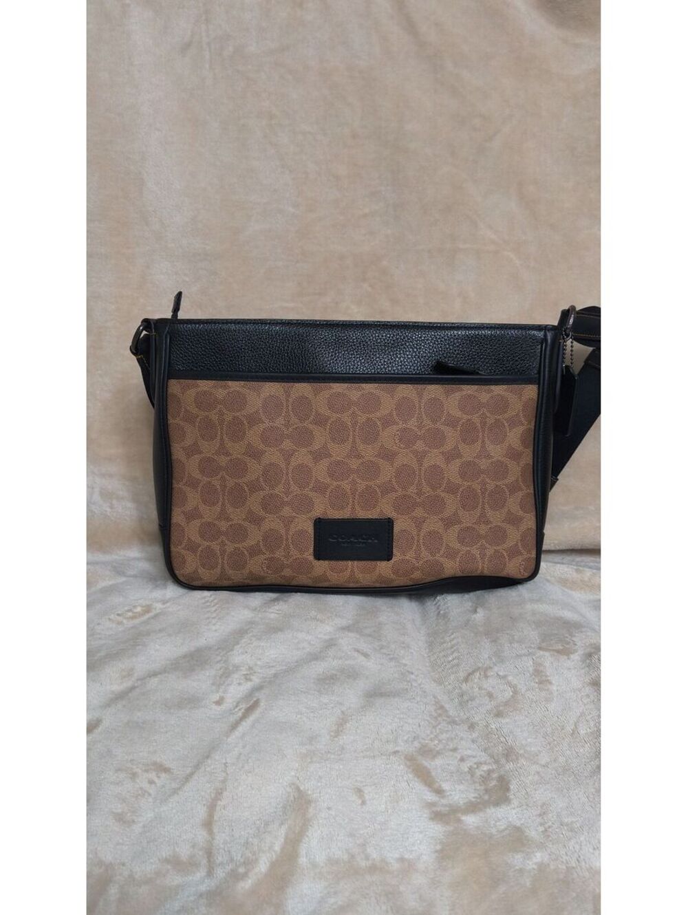 58. Coach 2024 Mens District Crossbody Bag (UNISEX)